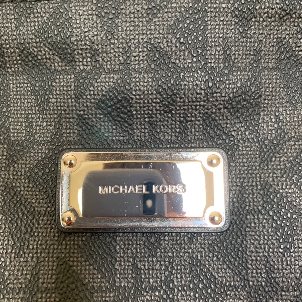 AUTHENTIC Michael Kors duffel bag - Picture 3 of 8